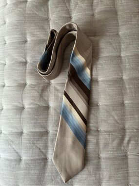 90's Vintage Tie by Austin Manor - Diagonal Stripes, Officecore, Blandcore